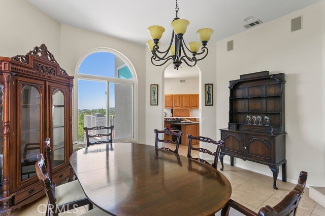 18380 Avenida Caleta, Murrieta CA: https://media.crmls.org/medias/5710402a-68af-48a2-ae54-44a7f9617aba.jpg