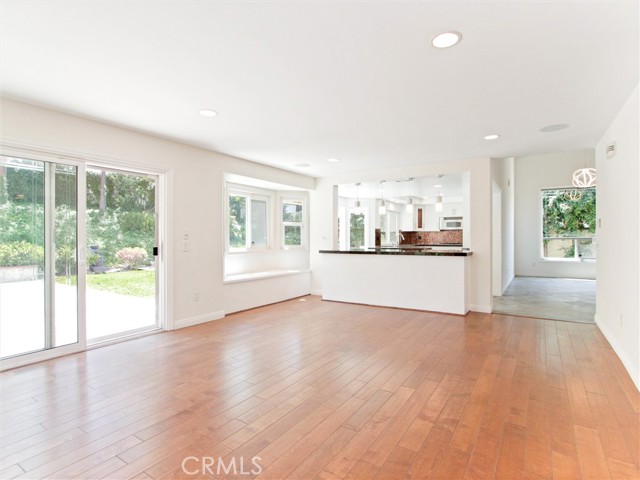 20472 Via Marwah, Yorba Linda CA: https://media.crmls.org/medias/57104707-4fec-4365-93f1-78f29b566b2b.jpg