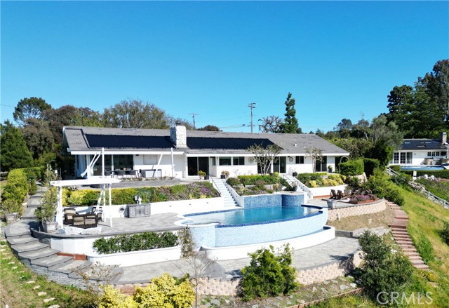 2 El Concho Lane, Rolling Hills CA: https://media.crmls.org/medias/5711ae63-5f37-4b52-8846-e81538c0b1a0.jpg