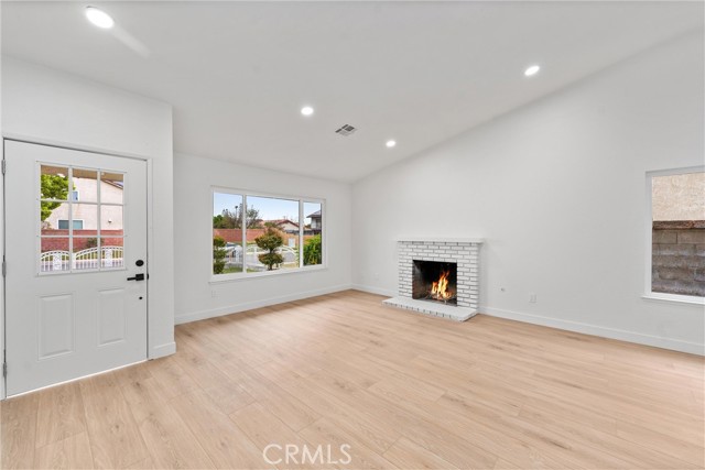343 W Orchard Street, Rialto CA: https://media.crmls.org/medias/57127720-7d69-4a6d-971f-29a3412a4383.jpg