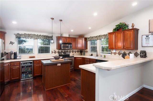 Detail Gallery Image 9 of 75 For 5550 Las Tablas Bay Dr, Paso Robles,  CA 93446 - 4 Beds | 3 Baths