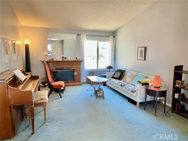 Detail Gallery Image 8 of 20 For 14195 Whispering Sands Dr, Victorville,  CA 92392 - 4 Beds | 2 Baths
