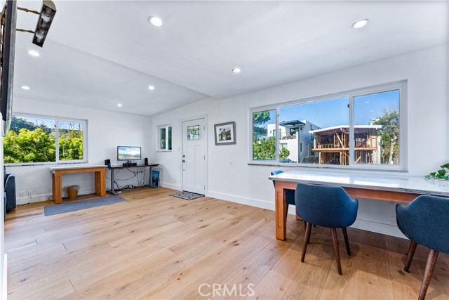 400 17th Street, Manhattan Beach, California 90266, 4 Bedrooms Bedrooms, ,2 BathroomsBathrooms,Residential,For Sale,17th,PW24197344