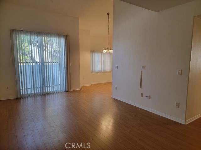 Detail Gallery Image 2 of 7 For 300 E Providencia Ave #214,  Burbank,  CA 91502 - 2 Beds | 2 Baths