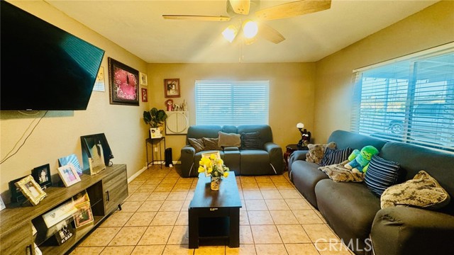 Detail Gallery Image 6 of 20 For 5833 Leo, Bakersfield,  CA 93307 - 2 Beds | 1 Baths