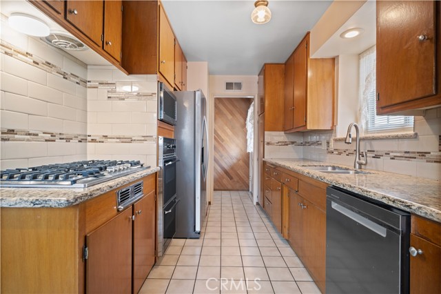 5422 Golondrina Drive, San Bernardino CA: https://media.crmls.org/medias/57148a54-6c8a-496c-80a1-04c5b67bc499.jpg