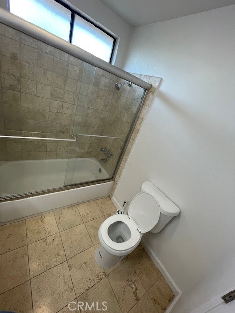 Detail Gallery Image 23 of 29 For 8359 Deering Ave, Canoga Park,  CA 91304 - 4 Beds | 3 Baths