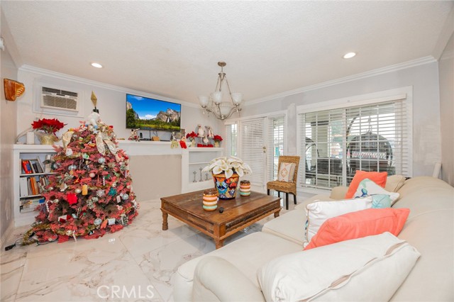 Detail Gallery Image 6 of 28 For 4019 S Van Ness Ave, Los Angeles,  CA 90062 - – Beds | – Baths