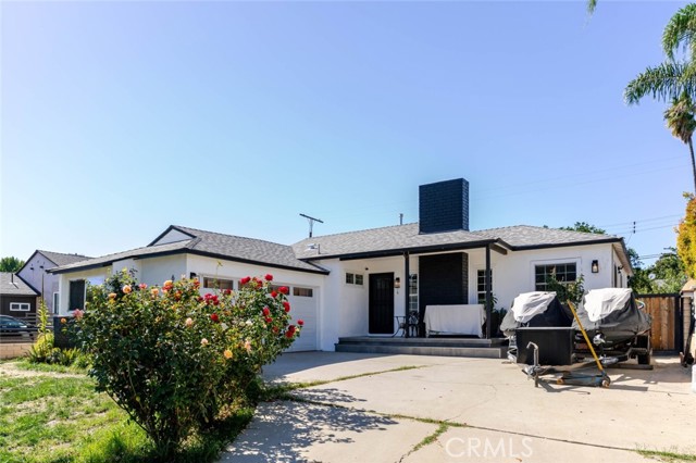 Detail Gallery Image 2 of 34 For 6659 Shirley Ave, Reseda,  CA 91335 - 3 Beds | 2 Baths