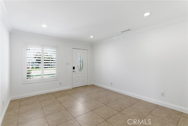 Detail Gallery Image 3 of 36 For 20031 Shorewood, Huntington Beach,  CA 92646 - 3 Beds | 2 Baths