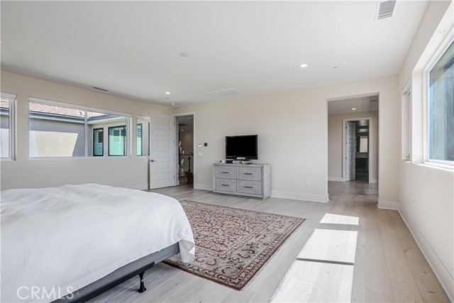 20532 W Birmingham Way, Porter Ranch CA: https://media.crmls.org/medias/5716b889-de42-4e34-8ae1-08830b9e0d35.jpg