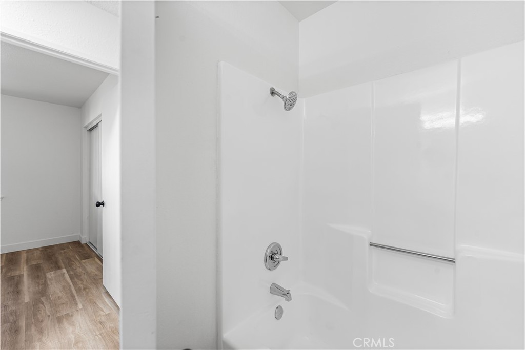 https://media.crmls.org/medias/5716eec4-0b20-4c35-889d-7551f93cde36.jpg?preset=X-Large