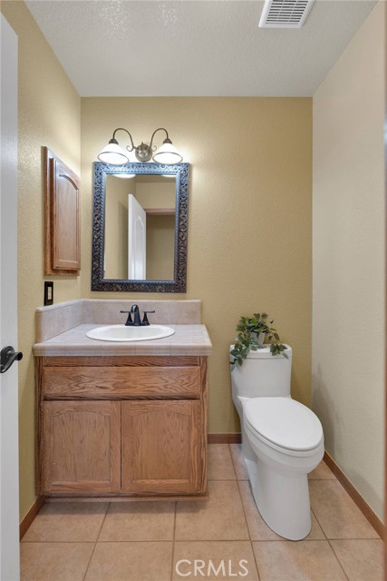 Detail Gallery Image 27 of 69 For 19501 Kinai Rd, Apple Valley,  CA 92307 - 4 Beds | 2/1 Baths
