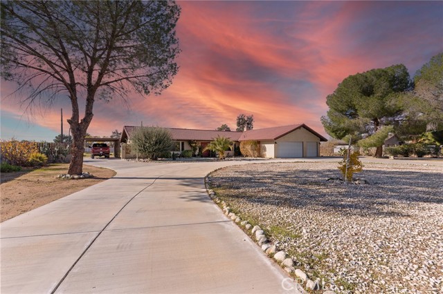 20071 Serrano, Apple Valley CA: https://media.crmls.org/medias/57178599-9d17-43cb-a4f7-2a2de1410302.jpg