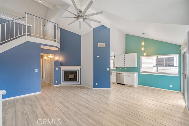 Detail Gallery Image 5 of 14 For 20329 Rue Crevier #546, Canyon Country,  CA 91351 - 2 Beds | 2 Baths