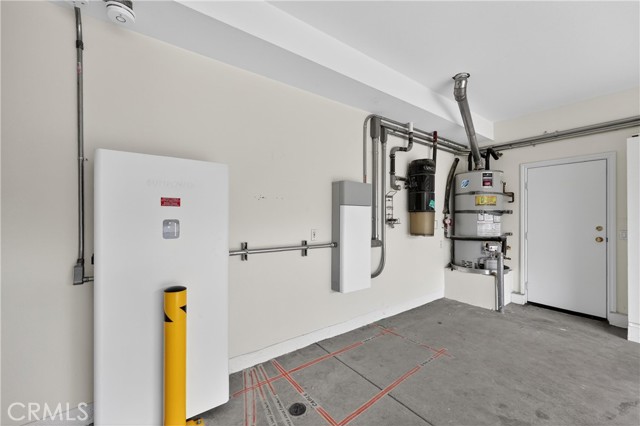 6467 Frampton, Huntington Beach CA: https://media.crmls.org/medias/5717d1be-5c3e-4229-b804-786b8b8bba6c.jpg