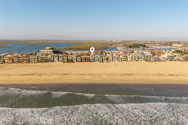 55 B Surfside Avenue, Surfside CA: https://media.crmls.org/medias/5717d69d-54a2-4dec-b7bd-5c47e3a7dccf.jpg