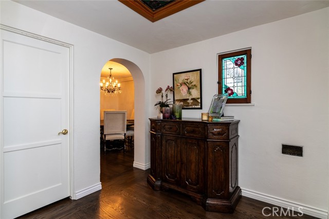 Detail Gallery Image 12 of 47 For 1731 W Kenneth Rd, Glendale,  CA 91201 - 3 Beds | 2 Baths