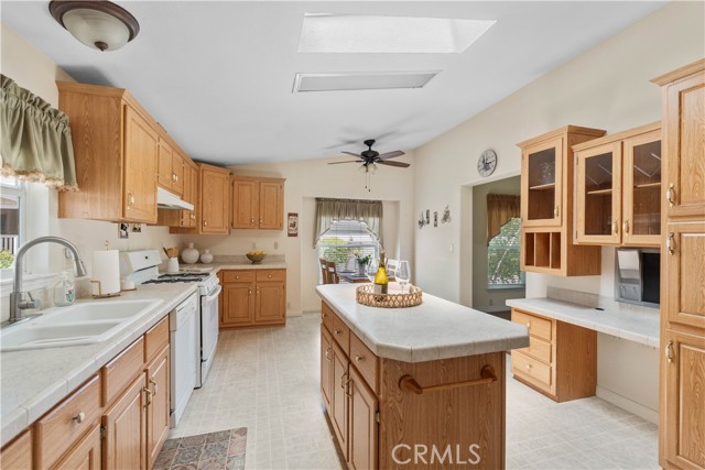 1245 W Cienega Avenue, San Dimas CA: https://media.crmls.org/medias/571916ce-d914-49bc-bf5a-c6ce8f6f33b9.jpg
