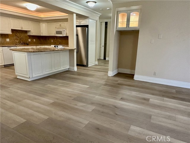 Detail Gallery Image 6 of 19 For 101 Scholz #35,  Newport Beach,  CA 92663 - 2 Beds | 2 Baths