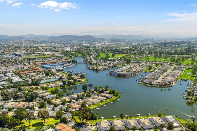982 Camino Del Arroyo Drive, San Marcos CA: https://media.crmls.org/medias/571998c6-233c-48ed-8a44-0a60f6eed2e5.jpg