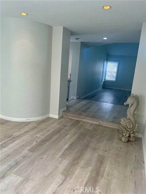 Detail Gallery Image 20 of 26 For 5018 Evanwood Ave, Oak Park,  CA 91377 - 4 Beds | 2/1 Baths