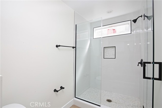 1141 E Broadway, Long Beach CA: https://media.crmls.org/medias/57199ed8-8162-4629-a3bb-d15e562d9526.jpg