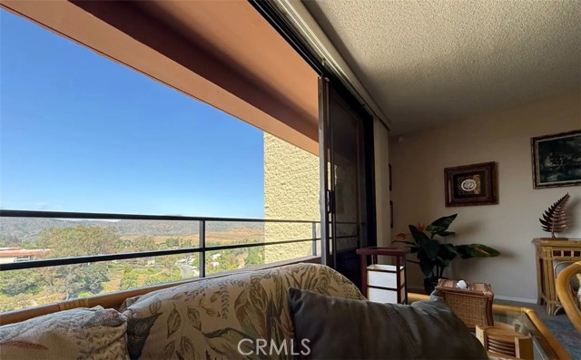 Front Image Thumbnail for CROC25276656