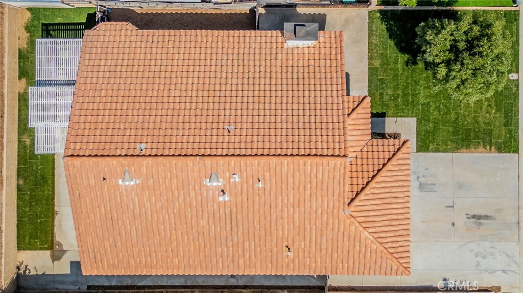 https://media.crmls.org/medias/571adcae-1c78-463a-9dd4-37439dd835e5.jpg?preset=X-Large