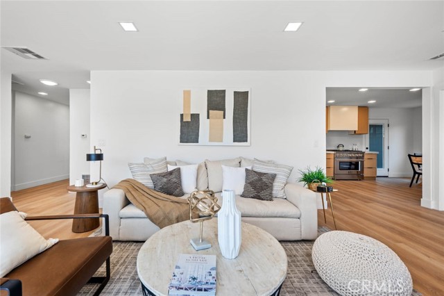 4193 Datcho Drive, San Diego CA: https://media.crmls.org/medias/571bc378-133b-42ae-ac2b-62ee575fc651.jpg