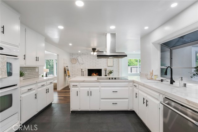 20361 Adkinson Lane, Trabuco Canyon CA: https://media.crmls.org/medias/571c02f3-3ea3-48e0-817a-5c0c15772754.jpg