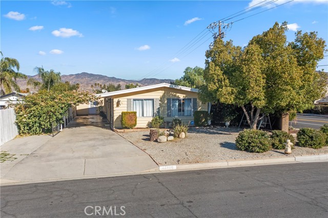 Detail Gallery Image 3 of 12 For 43486 Edith Way, Hemet,  CA 92544 - 2 Beds | 2 Baths