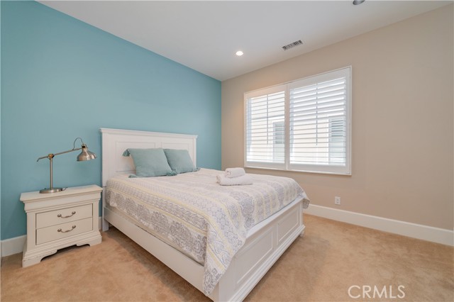 51 Thoroughbred, Irvine CA: https://media.crmls.org/medias/571cd8a4-3a57-4867-a2e4-8451112b3ddf.jpg
