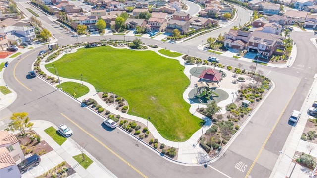 Detail Gallery Image 33 of 36 For 29102 Larch, Lake Elsinore,  CA 92530 - 3 Beds | 2 Baths