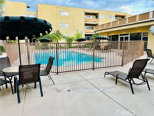 Detail Gallery Image 2 of 43 For 6225 Coldwater Canyon Ave #117,  North Hollywood,  CA 91606 - 2 Beds | 2 Baths