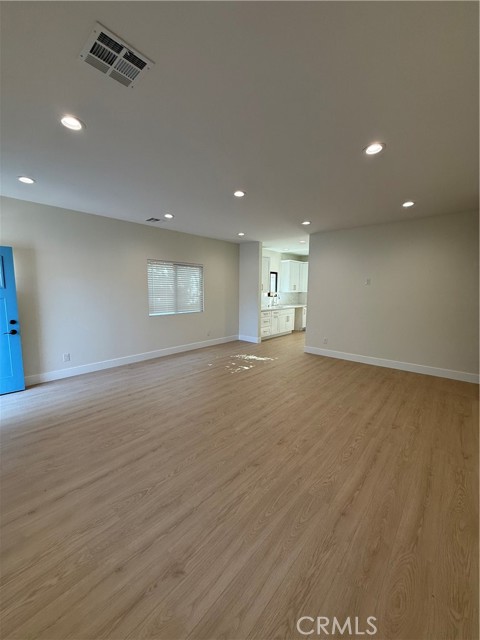 Detail Gallery Image 2 of 11 For 17449 Tribune St, Granada Hills,  CA 91344 - 3 Beds | 2 Baths