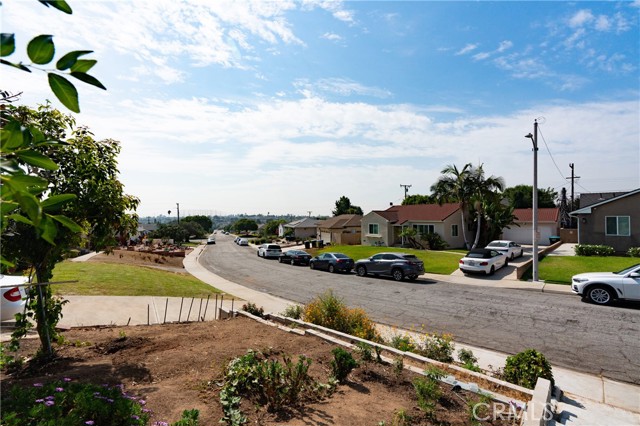 Detail Gallery Image 3 of 23 For 1900 Graylock Ave, Monterey Park,  CA 91754 - 3 Beds | 2 Baths