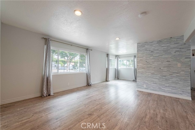 Detail Gallery Image 14 of 58 For 4408 Walnut Ave, Simi Valley,  CA 93063 - 3 Beds | 3 Baths
