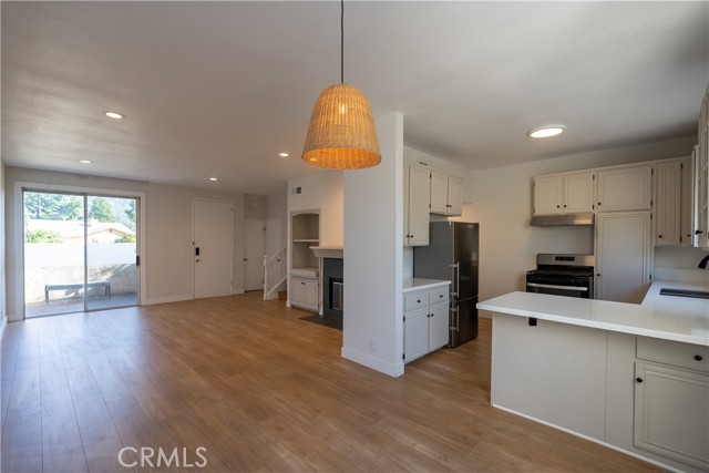 Detail Gallery Image 3 of 15 For 13901 Olive View #68,  Sylmar,  CA 91342 - 3 Beds | 3 Baths