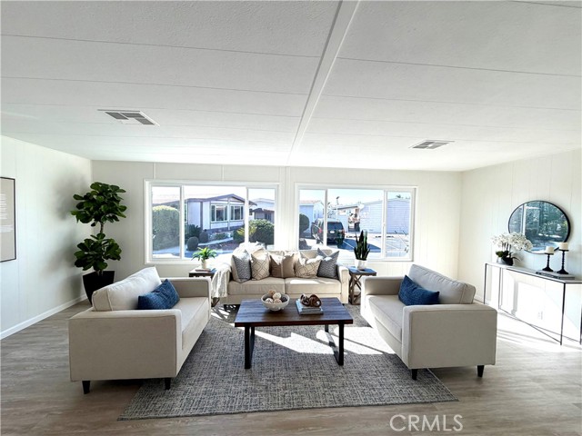 Detail Gallery Image 11 of 50 For 1400 S Sunkist St #102,  Anaheim,  CA 92806 - 2 Beds | 2 Baths