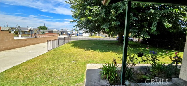 8730 N 6th, Downey CA: https://media.crmls.org/medias/571eee28-7a77-41c6-b130-464911788bb8.jpg