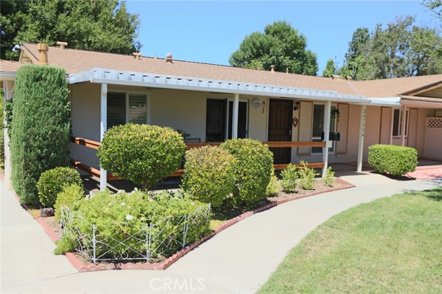 26753 Whispering Leaves Drive, Newhall, California 91321, 2 Bedrooms Bedrooms, ,1 BathroomBathrooms,Condominium,For Sale,Whispering Leaves,SR24149862