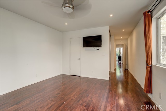 Detail Gallery Image 35 of 44 For 8400 De Longpre Ave #205,  West Hollywood,  CA 90069 - 2 Beds | 2 Baths