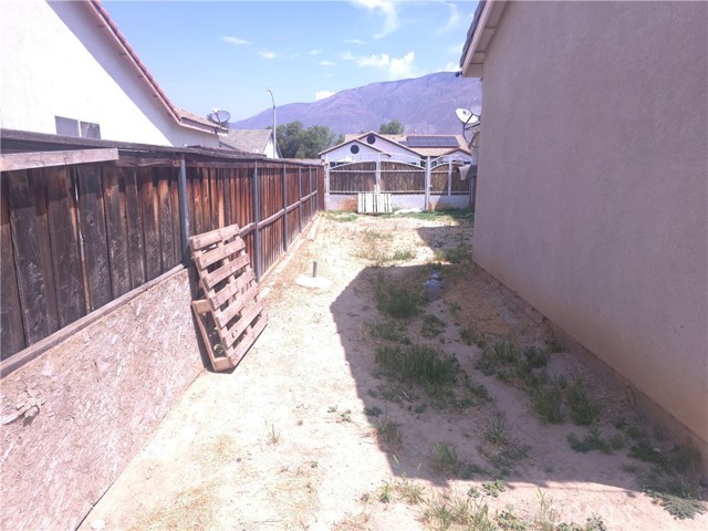 242 Spinnaker Street, San Jacinto CA: https://media.crmls.org/medias/57218e82-d788-48b5-baea-690fde14c9fb.jpg