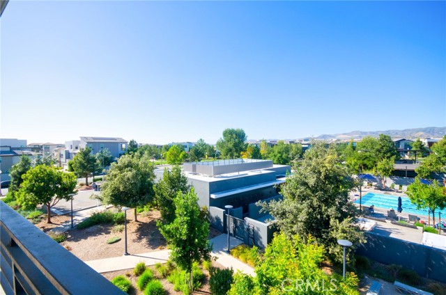 259 Chorus, Irvine CA: https://media.crmls.org/medias/5721902e-c6be-4ce7-b93e-03df7a029538.jpg