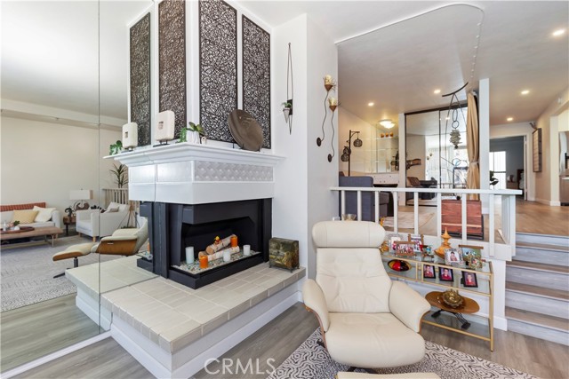 Detail Gallery Image 3 of 30 For 5226 Marina Pacifica Dr, Long Beach,  CA 90803 - 1 Beds | 1/1 Baths