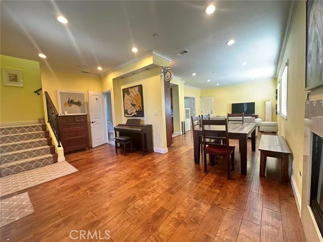 Detail Gallery Image 3 of 13 For 58 S Altadena Dr, Pasadena,  CA 91107 - 3 Beds | 3 Baths