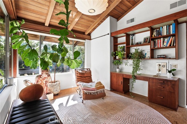 Detail Gallery Image 6 of 52 For 4123 North Virginia Road, Long Beach,  CA 90807 - 3 Beds | 2 Baths