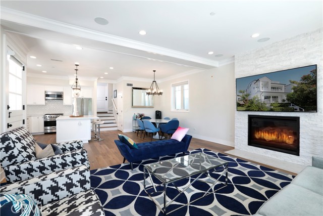 613 Iris Avenue, Corona del Mar CA: https://media.crmls.org/medias/572373d2-f9f1-4a8c-960e-ef824f063167.jpg
