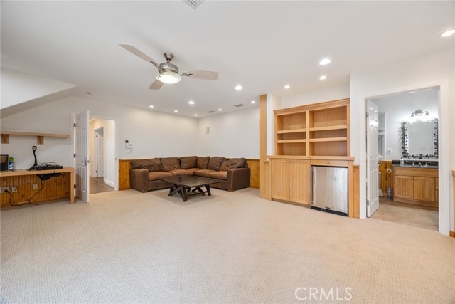 Detail Gallery Image 12 of 37 For 12722 Halkirk St, Studio City,  CA 91604 - 5 Beds | 5 Baths